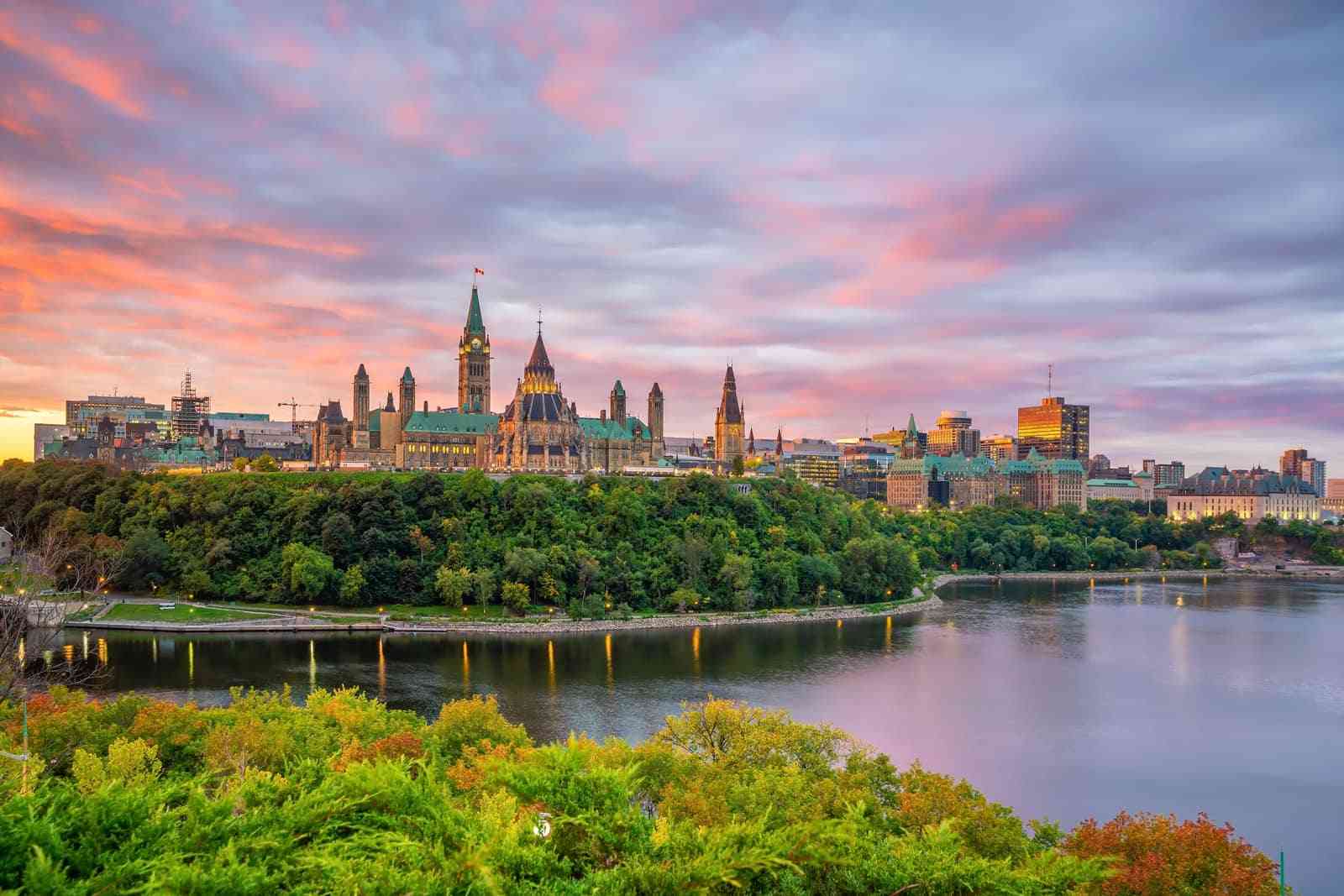 2024年高考后加拿大留學有哪些申請方式？