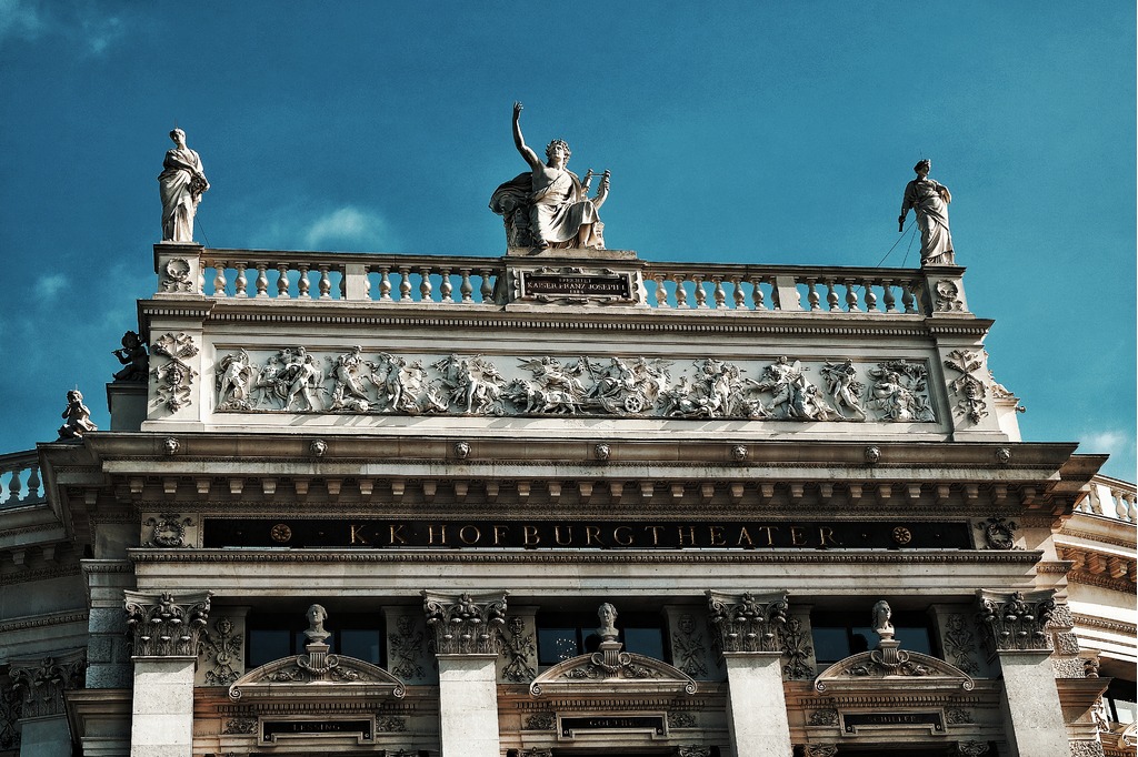 回顧2024熱門(mén)移民政策變化時(shí)間線