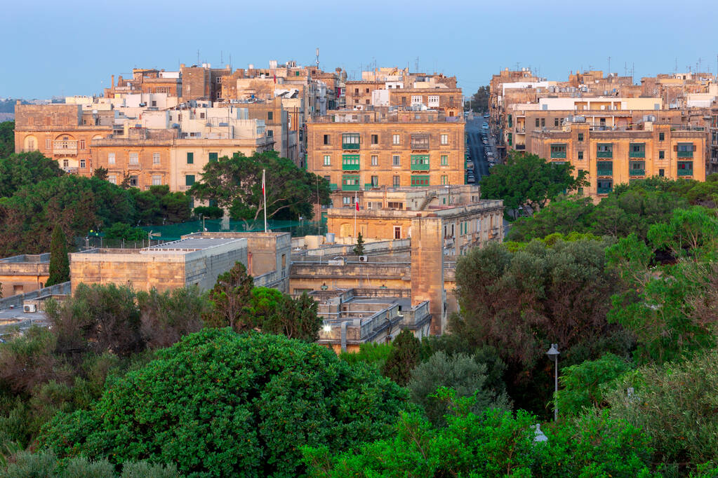 馬耳他移民：揭秘優(yōu)勢(shì)與挑戰(zhàn)，移民決策必看！